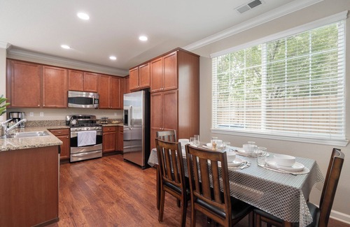 Northwest Reno Casa | View-Filled Four Bedroom Family Retreat