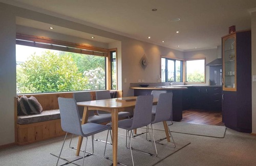 Taupo Casa | Vista desde la calle Fletcher
