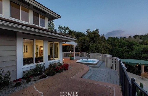 Thousand Oaks Casa | View Home on 1 acre lot with Pool. SoCal Sanctuary