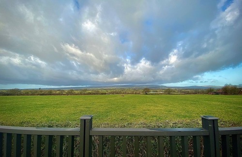 Blackburn Cabaña | VIEW@LANGHO, pet friendly, with a garden in Langho, Lancashire