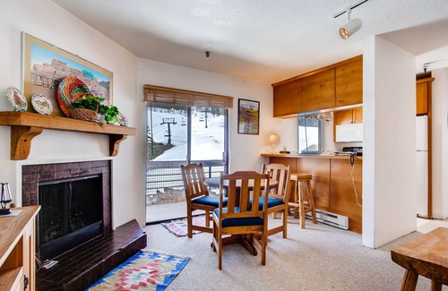 Crested Butte Condominio | View Of Mt Crested Butte- 1 Br 1 Bedroom Condo - No Cleaning Fee! by RedAwning
