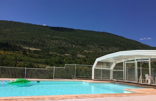La Roche-sur-le-Buis Cabaña | vista de la montaña nible