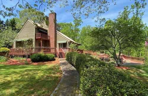 Cleveland Casa | View of the Mountains at Paradise Lost w a Massive Deck near Wineries & Helen Ga
