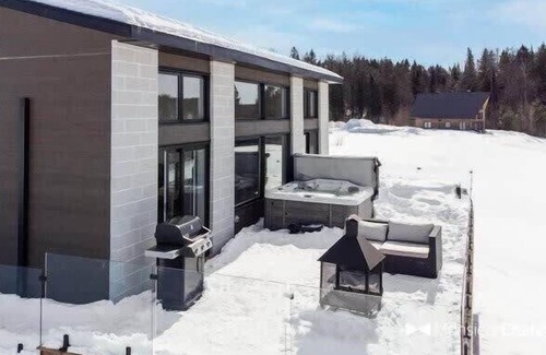Mauricie Chalet De Esquí | View on the river ! Family cottage with SPA