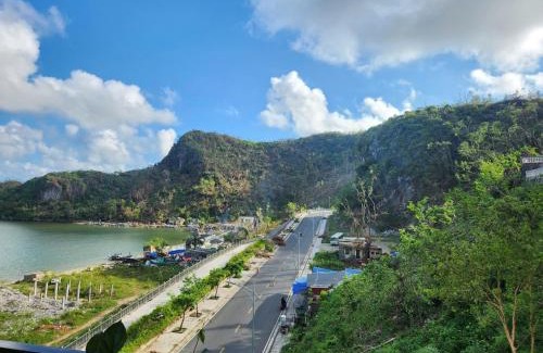 Cat Hai Hotel | View Point - Anh Quan