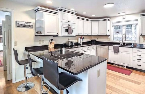 Fairbanks Casa | View Seekers Refuge S