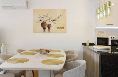 Gaula Apartamento | Habitación 'View Suite' con vistas a la montaña, Wi-Fi y aire acondicionado
