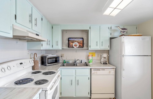 Point East Condominio | View the Sea from Chateau by the Sea 31B