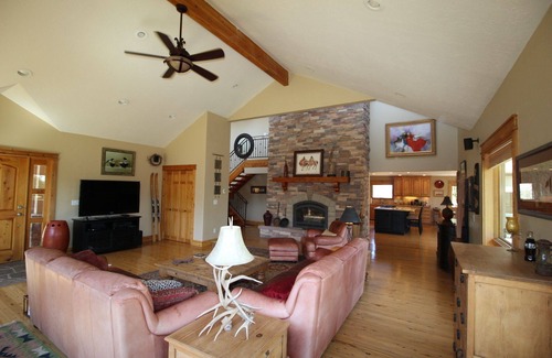 Redlands Casa | Views and Privacy & on the Tour of Moon Bike Loop!