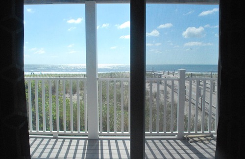 Townsend's Inlet Casa | ¡Puntos de vista! Casa frente al mar familiar con vistas al mar de 180 grados.