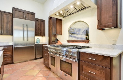 Leander Casa | VIEWS!! Gorgeous Lake Travis Waterfront, 1 Level, Volente, Pool, Hot tub , Dock!