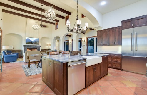 Leander Casa | VIEWS!! Gorgeous Lake Travis Waterfront, 1 Level, Volente, Pool, Hot tub , Dock!
