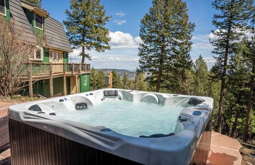 Evergreen Casa | Views, Hot Tub, Skee-ball, Pool Table, Disc-golf, Trail Access on Property!