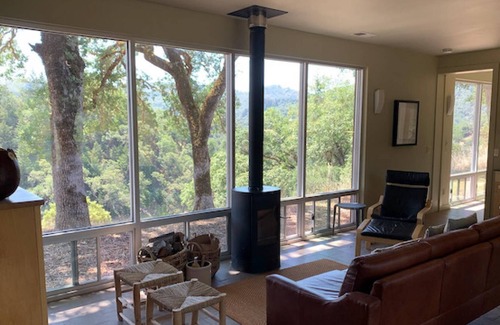 Ukiah Casa | VIEWS!! Last Minute/Longer Stay SPECIALS!