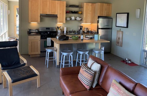 Ukiah Casa | VIEWS!! Last Minute/Longer Stay SPECIALS!