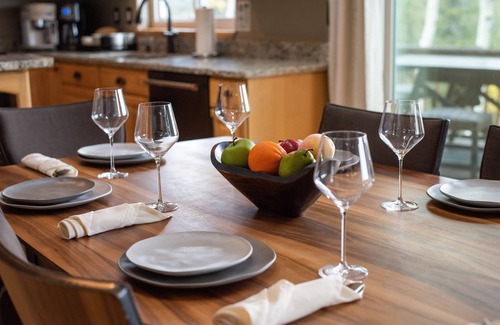 Conifer Mountain and Meadows Casa | VIEWS, luxury amenities, hot tub, barrel sauna, office space