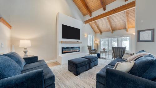 Incline Village Casa | Views Mins to Skiing Lake Incline Village Incline Serenity by AvantStay