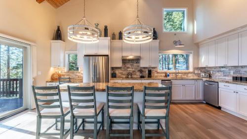 Incline Village Casa | Views Mins to Skiing Lake Incline Village Incline Serenity by AvantStay
