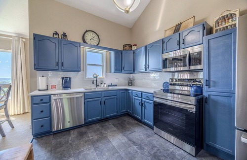 Kaiser Casa | Views of Osage Golf Course & Osage River, 3 Balconies, Game Room, Sleeps 9