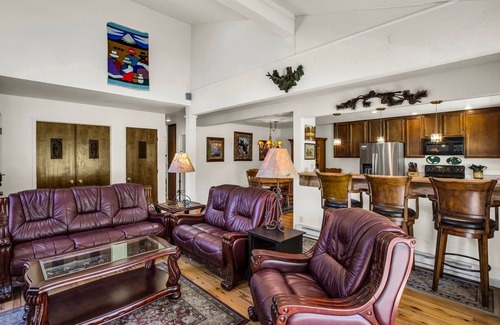 Plumas Eureka Estates Casa | Views of the 8th Fairway at Plumas Pines Golf Resort - 8 Aspen Circle