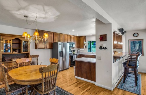 Plumas Eureka Estates Casa | Views of the 8th Fairway at Plumas Pines Golf Resort - 8 Aspen Circle