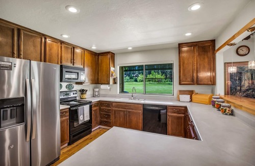 Plumas Eureka Estates Casa | Views of the 8th Fairway at Plumas Pines Golf Resort - 8 Aspen Circle