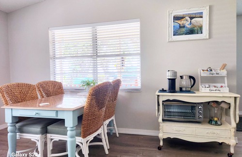 Palmetto Casa | Views of the Manatee. Close to dining and Downtown Bradenton.