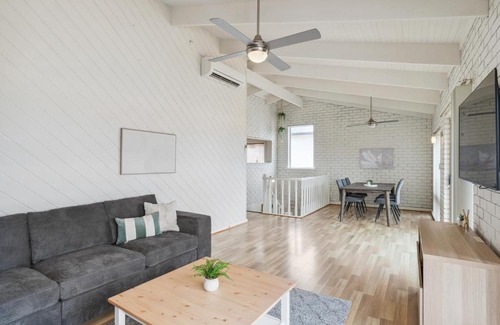 Seaford Casa | Views on Esplanade I Skate Ramp I Sleeps 12!