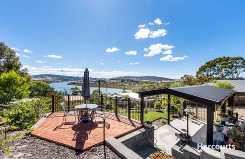 Primrose Sands Apartamento | VIEWS ON FALCON : Perfect for couples or solo travellers