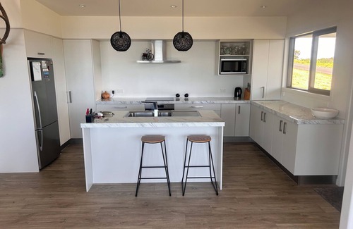Cable Bay Casa | Views on Stratford