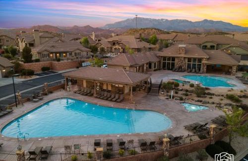 Washington Casa | Views Over Coral Canyon townhouse