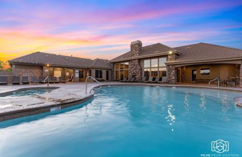 Washington Casa | Views Over Coral Canyon townhouse
