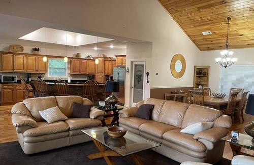 La Follette Casa | VIEWS VIEWS VIEWS Lake & Mountain, Perfect for Multi-Generations!