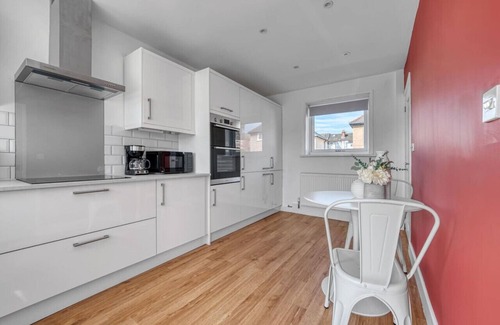 Chesterfield Casa | Viewtopia House, Chesterfield