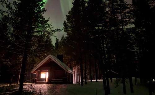Enontekio Casa | Viihtyisä mökki riekkojen mailla Hetassa
