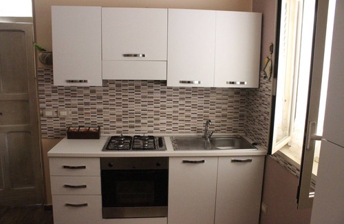 Capaci Villa | Viilla rodeada de vegetación a 1 km del mar y adyacente al pueblo.