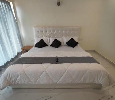Kadadhe Casa | Vikas Boat Club and Restaurant