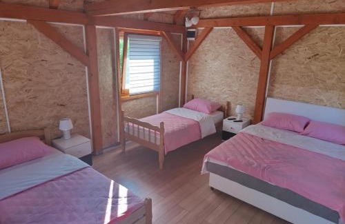 Mali Radic Casa | Vikendica Ajlin