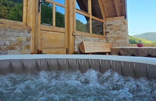 Montenegro Casa | Vikendica GORSKI VUK Jelovica