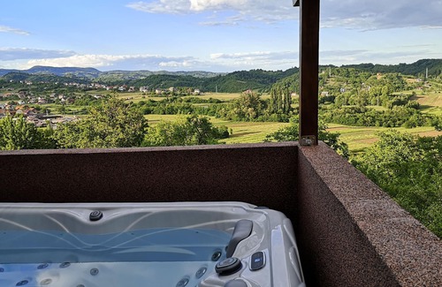 Kraljevec Sesvetski Casa | Viksa with Hot Tub