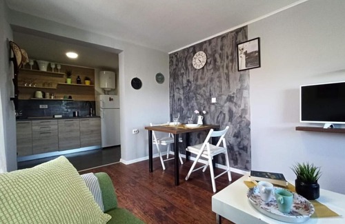 Kraljevec Sesvetski Apartamento | Viksa with Jacuzzi sleeps 2