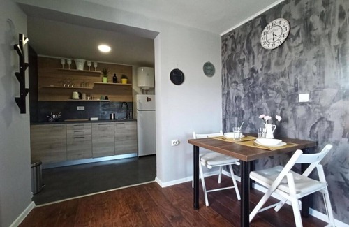 Kraljevec Sesvetski Apartamento | Viksa with Jacuzzi sleeps 2