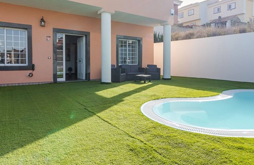 Las Palmas de Gran Canaria Villa | VILLA SAMPEREZ: + Piscina + Jardin + Barbacoa + 5 Dormitorios + 3 Baños + 12 Pax