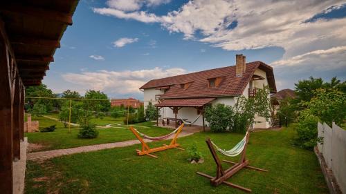 Hateg Casa | Vila Ţara Haţegului