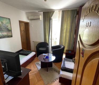 Zajecar Cama Y Desayuno | Vila Grinka M