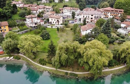 Most na Soci Apartamento | Vila Labod, Unique Villa At The Lake