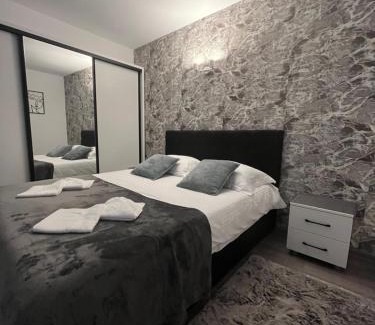 Sura Mica Casa | Vila Mirela