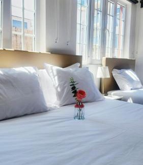 Costa de Caparica Hostal | Vila Olivença