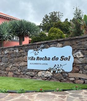 Canhas Casa | Vila Rocha Do Sol 59B - Ensuite Room With Balcony View