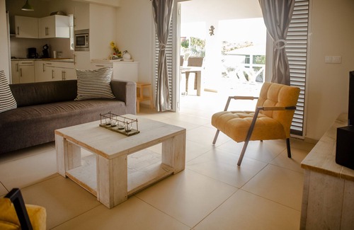 Fontein Alquiler De Eote | Villa con piscina privada, solarium, parque protegido, hermosas playas